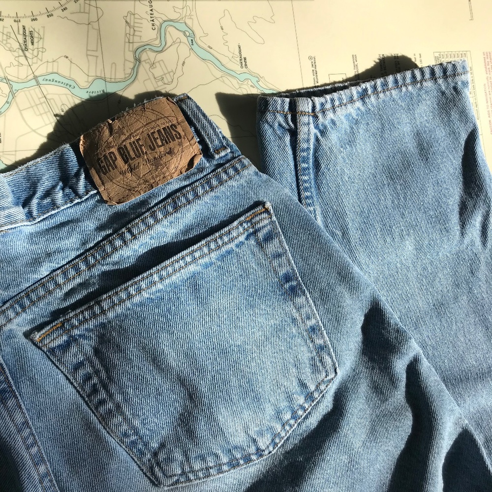 Gap Easy Fit Light Wash Jeans